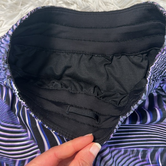 Lululemon Tracker Short V *SeaWheeze Fast Lane Purple Multi - Picture 2 of 7